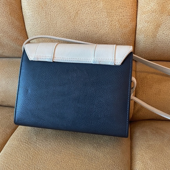 Merimies crossbody messenger bag - Picture 2 of 10